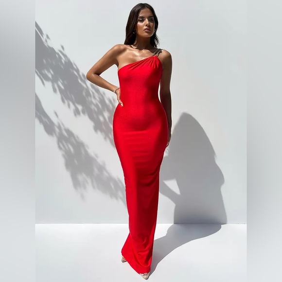 Dresses & Skirts - Backless bodycon maxi sexy red dress. Very stretchy material